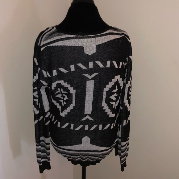 Aztec Pattern Sweater/Cardigan - Picture 2 of 3